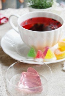 每天八杯花草茶帮你减肥排毒