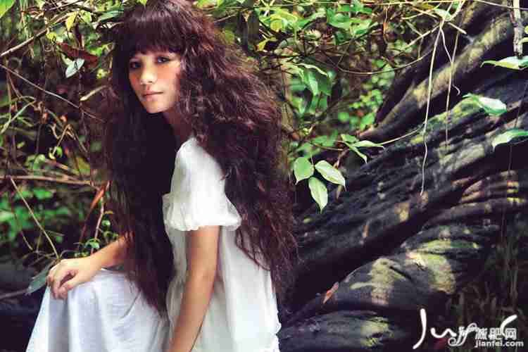 美女,非主流美女,迷失深林的少女
