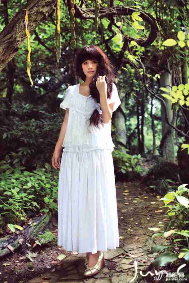 美女,非主流美女,迷失深林的少女