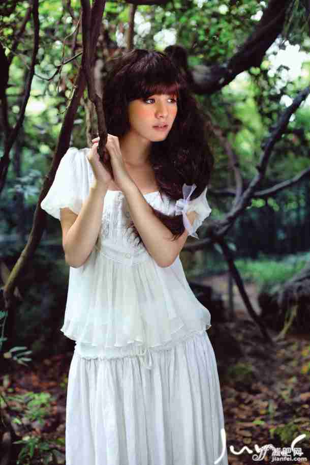 美女,非主流美女,迷失深林的少女