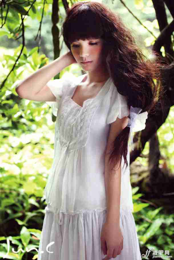 美女,非主流美女,迷失深林的少女