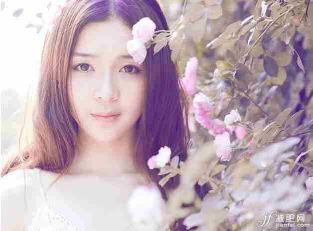 花海中美丽天使唯美