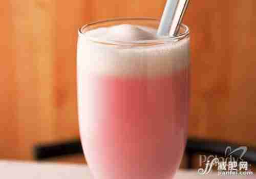 果汁热量远超可乐 1年发胖12斤