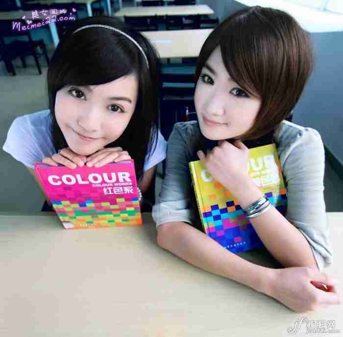 哇！双胞胎姐妹红色系，黄色系