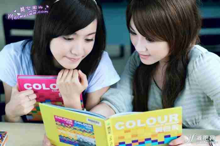 哇！双胞胎姐妹红色系，黄色系