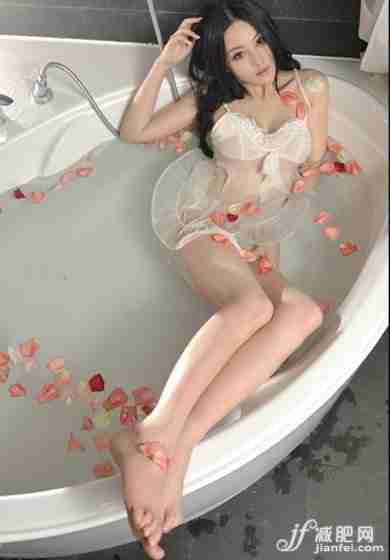 张馨予浴室湿身图片 张馨予浴室湿身写真 张馨予浴室湿身照片