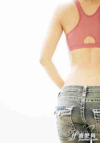 解决副乳 还“圆”美丽胸部！