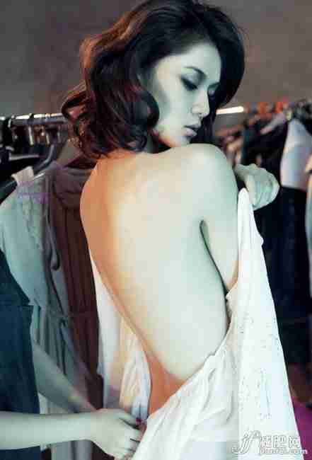 性感模特裸背诱惑写真