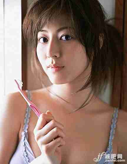 日本名模杉本有美小秀性感
