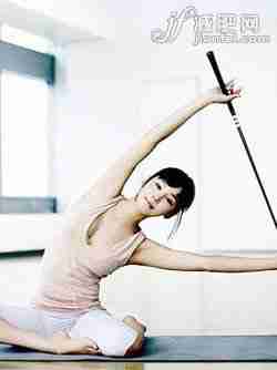 跟韩国女星一起做减肥瑜伽