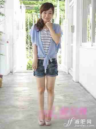 网友Ivy亲身示范 超有效居家瘦腿运动