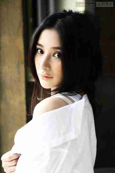 熊乃瑾早春大片可爱成熟合二为一