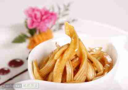 紫苏昆布茶泡生萝卜