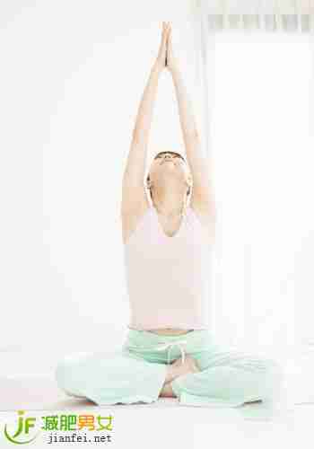 2个瑜伽动作 让臀部又紧又翘