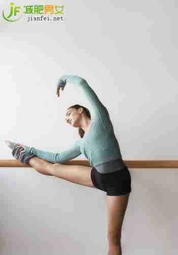  必备的健美操减肥常识 完美曲线“跳”出来 
