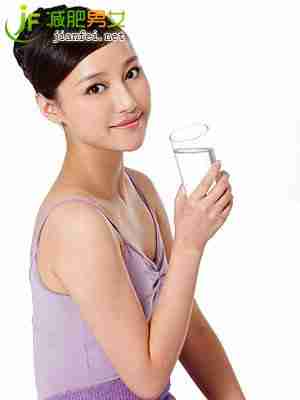 每早起床必喝一杯水