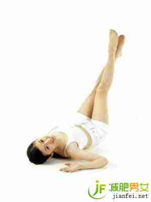  简单“滑冰式”瘦腿动作 滑走大腿内侧赘肉 