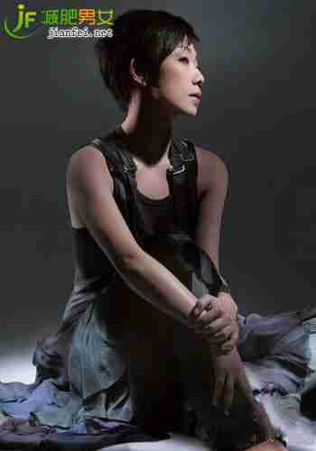 46岁林忆莲广州开唱 火辣身材有秘诀