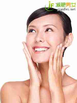 白天出门前擦减肥霜