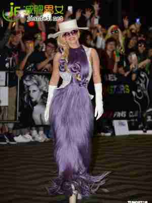 gaga钟爱喝酒减肥法