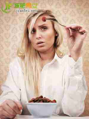 不吃油减肥法易使皮肤干燥