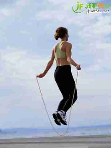 牵一发而动全身！跳绳减肥简单又有效