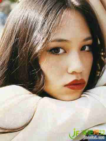 简易脸部按摩手法为你拍掉脸部赘肉