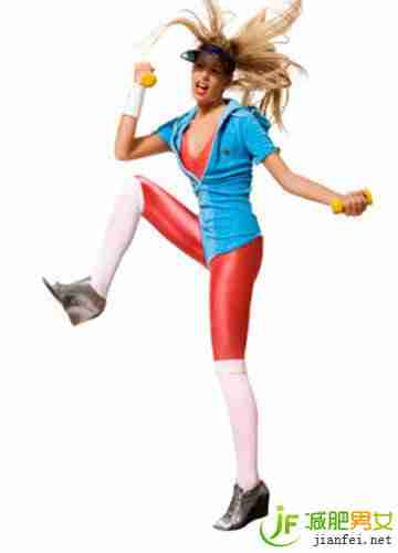 简易哑铃运动 丰胸翘臀都有效