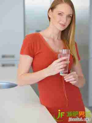 早上一杯水助排便