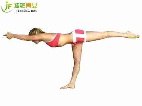 四招流瑜伽动作　有效击退顽固赘肉