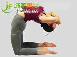 寒冬冷冽 瑜伽热身狂减下半身赘肉